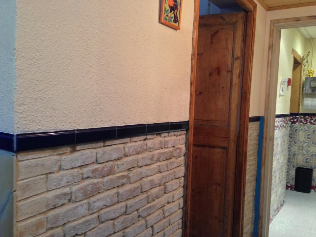 Pension Bertolin Барселона Екстериор снимка